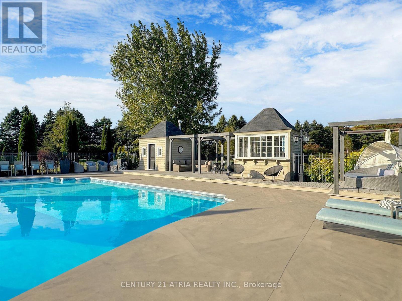 111 Lake Woods Drive, Whitchurch-Stouffville, Ontario  L4A 1P1 - Photo 35 - N12771350