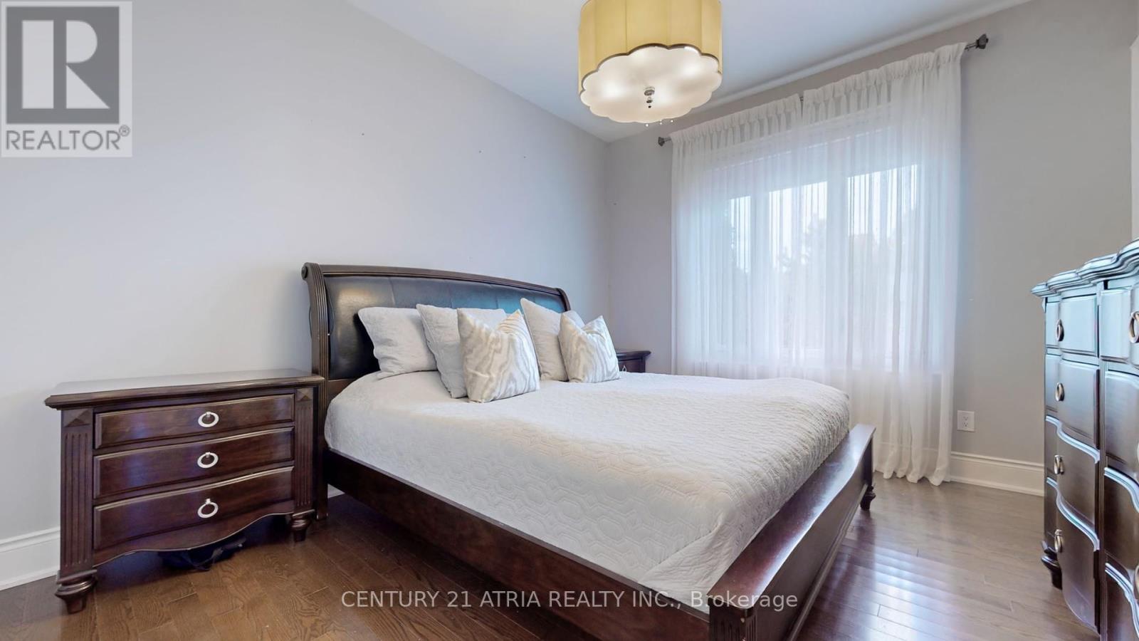 111 Lake Woods Drive, Whitchurch-Stouffville, Ontario  L4A 1P1 - Photo 33 - N12771350