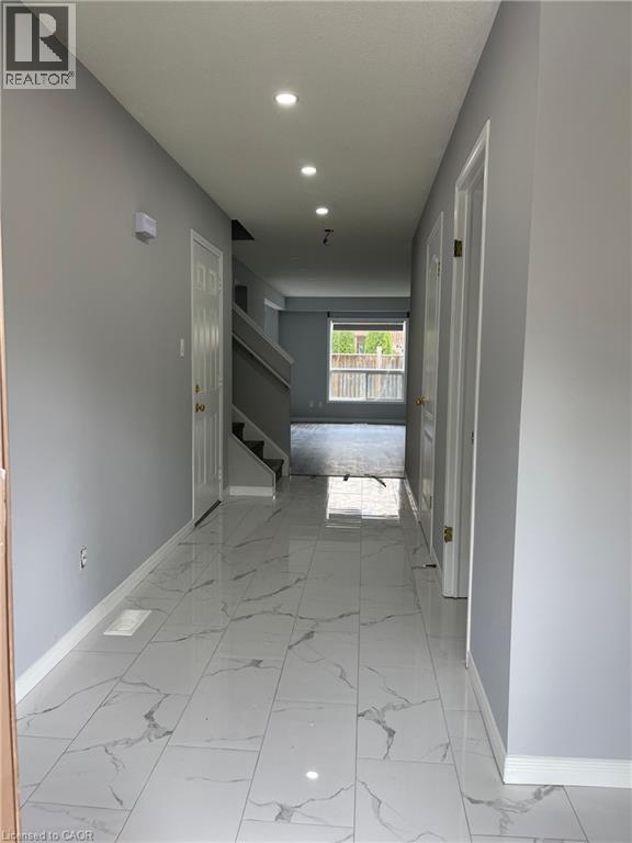 189 Sims Estate Drive, Kitchener, Ontario  N2A 0A6 - Photo 3 - 40803942