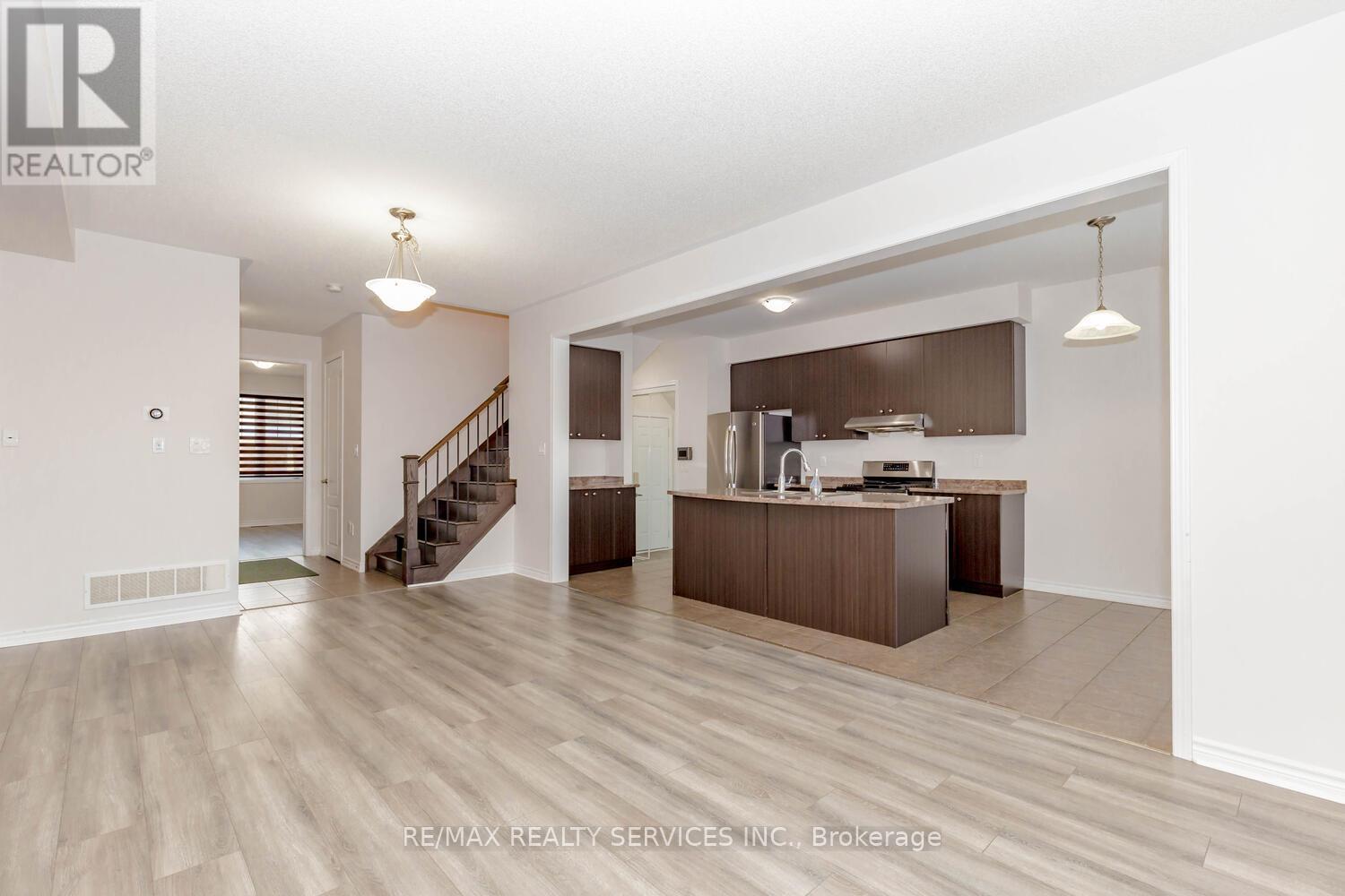 84 Tysonville Circle, Brampton (Northwest Brampton), Ontario  L7A 4B5 - Photo 10 - W12771988