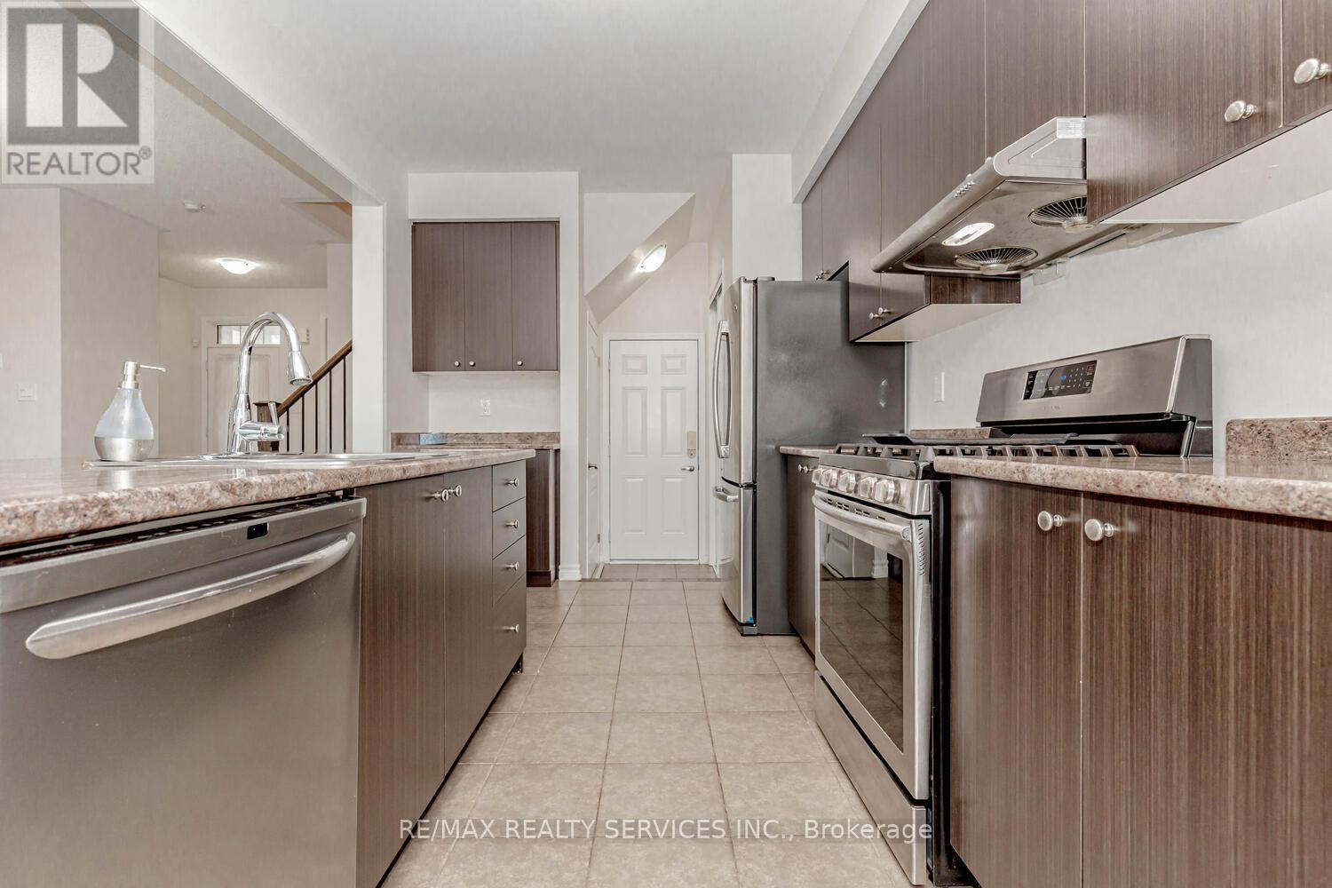 84 Tysonville Circle, Brampton (Northwest Brampton), Ontario  L7A 4B5 - Photo 16 - W12771988