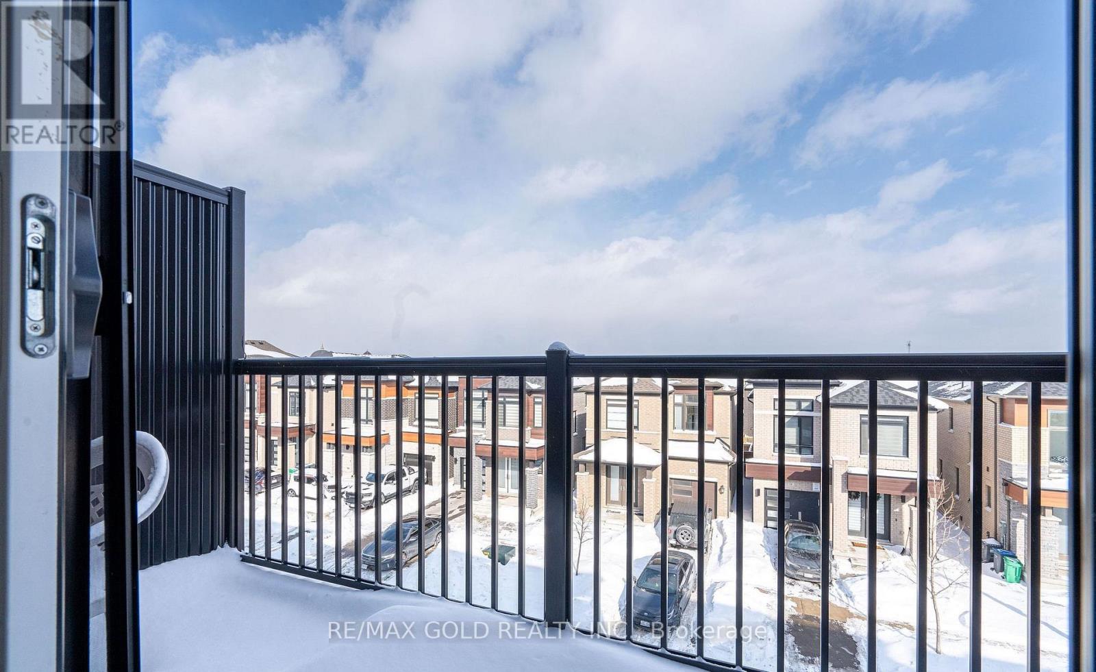 18 Haydrop Road, Brampton, Ontario  L6P 4P3 - Photo 9 - W12771996