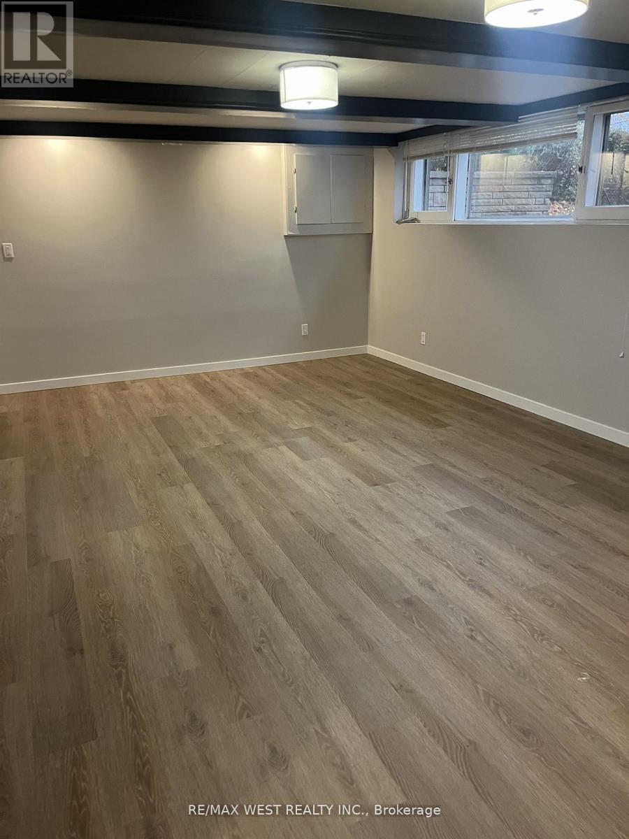 B1 - 35 LILYWOOD ROAD, Toronto, Ontario