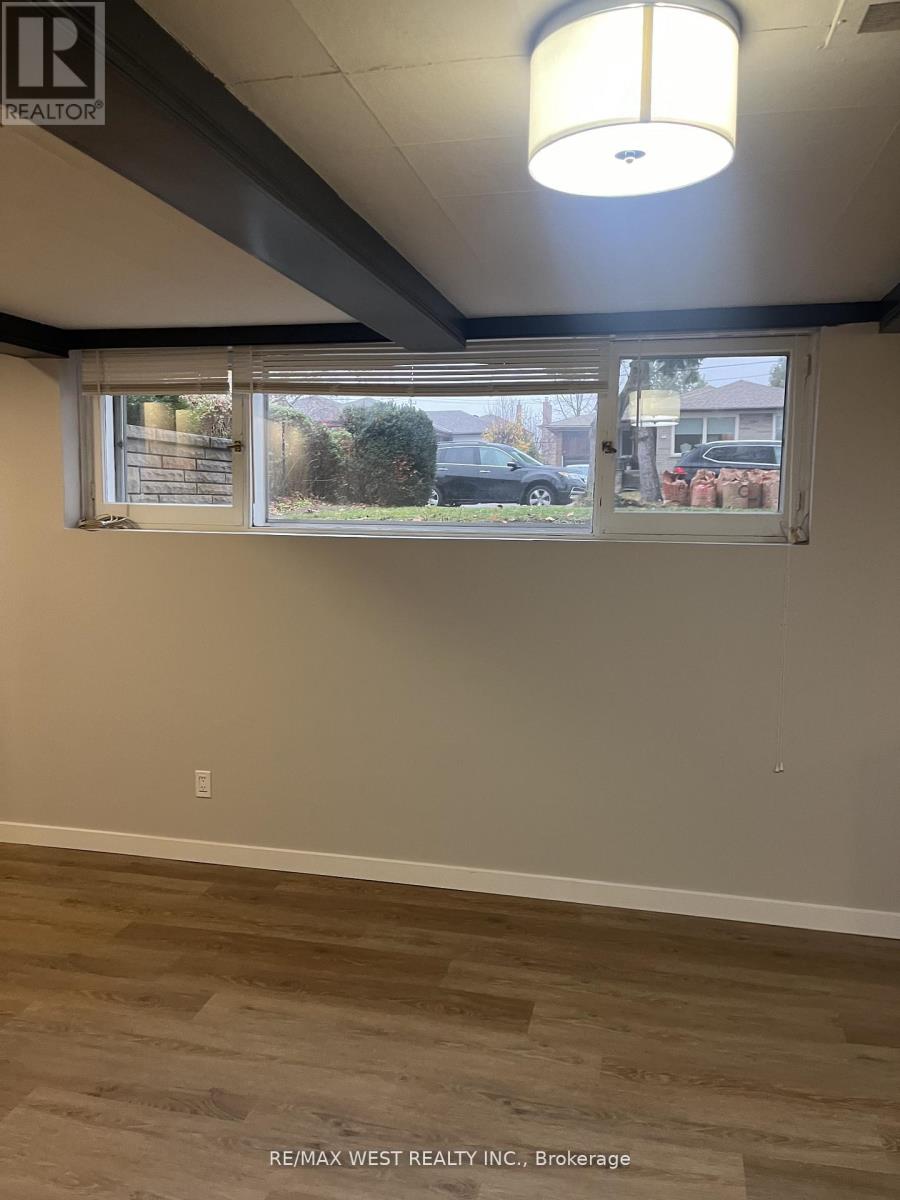 B1 - 35 Lilywood Road, Toronto, Ontario  M6B 1V6 - Photo 3 - W12772002