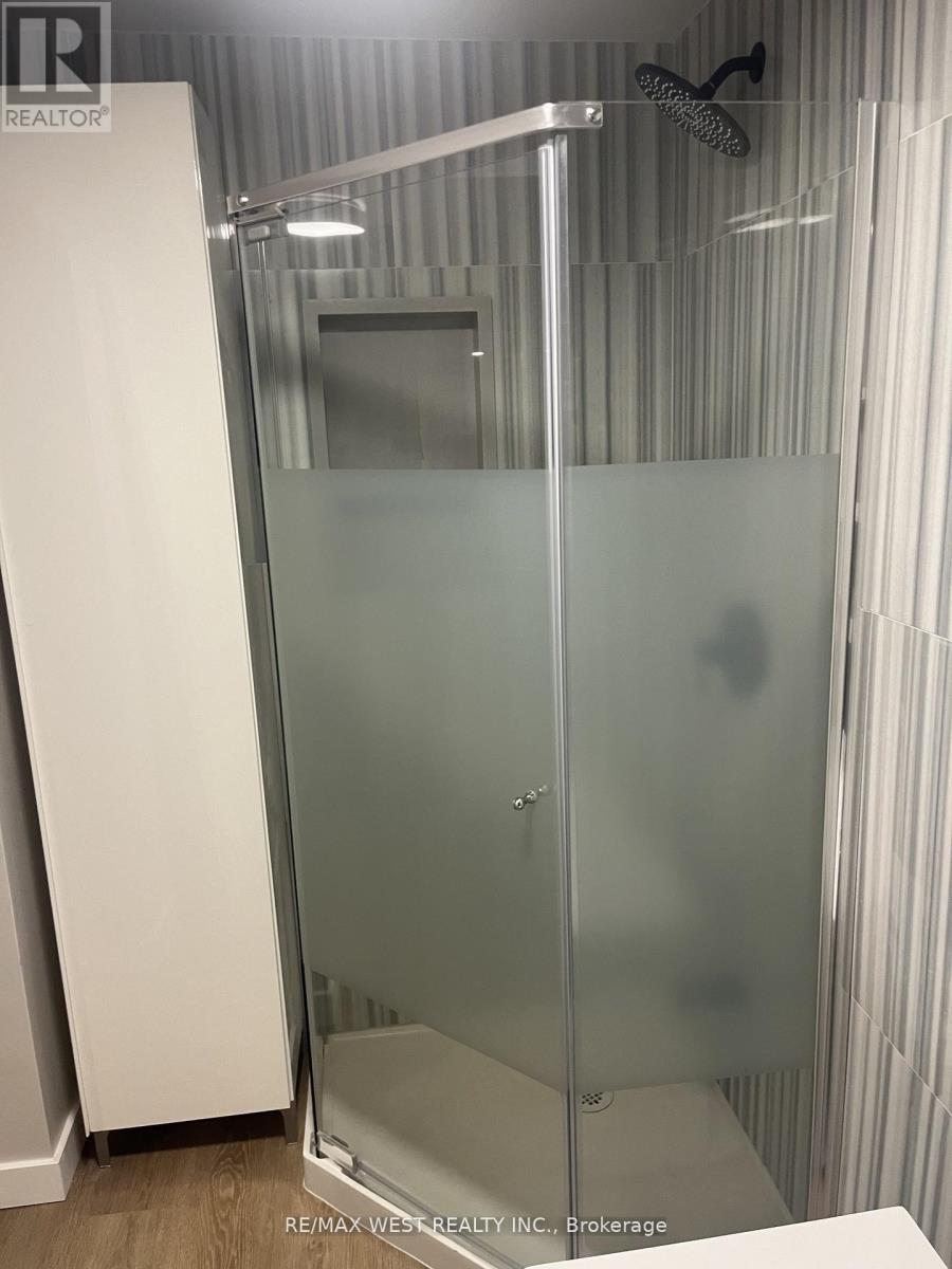 B1 - 35 Lilywood Road, Toronto, Ontario  M6B 1V6 - Photo 5 - W12772002