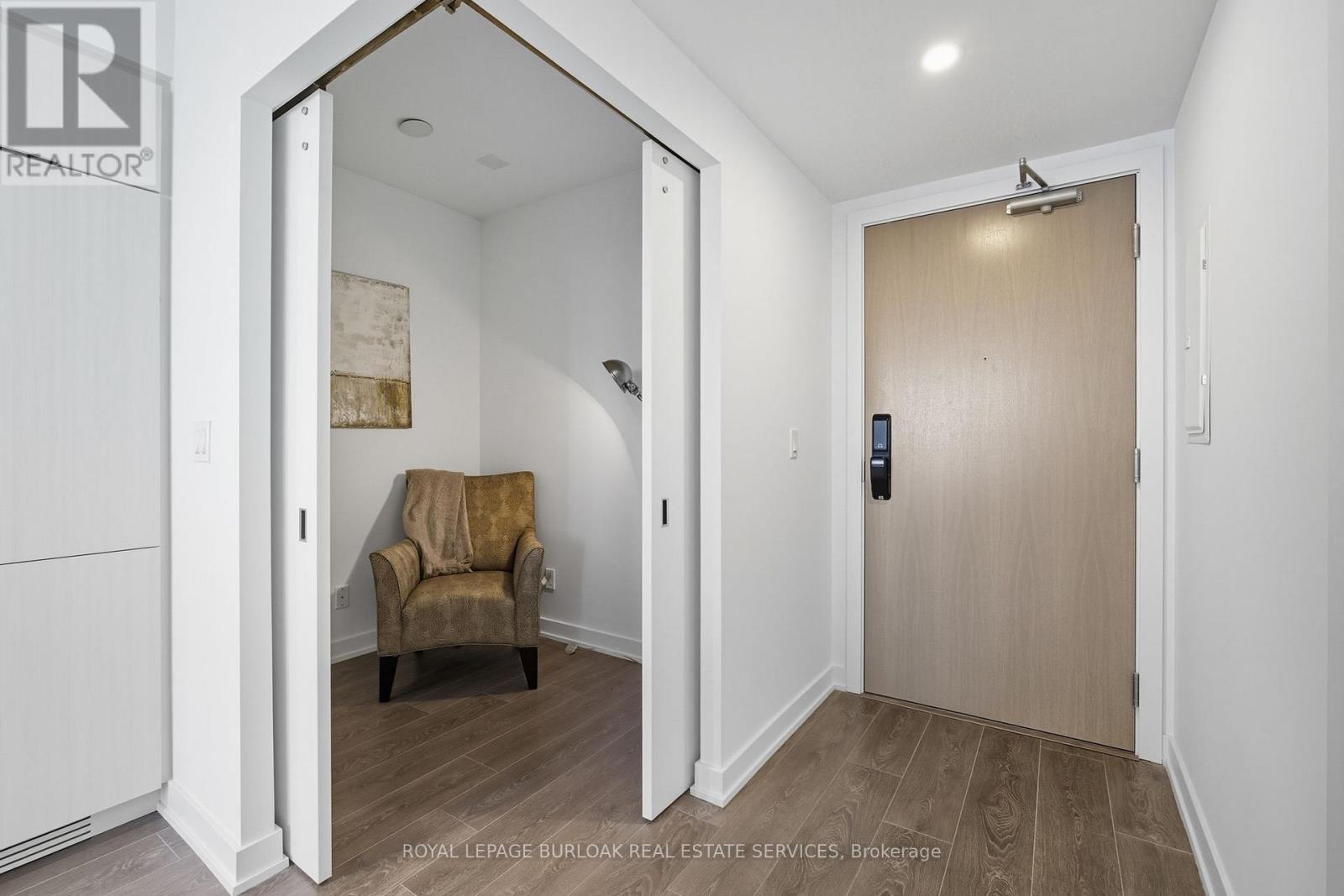 1805 - 370 Martha Street, Burlington, Ontario  L7R 0G9 - Photo 17 - W12772004