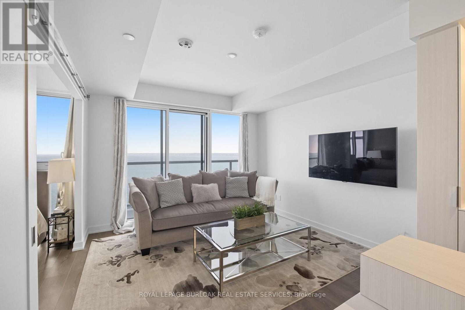 1805 - 370 Martha Street, Burlington, Ontario  L7R 0G9 - Photo 9 - W12772004