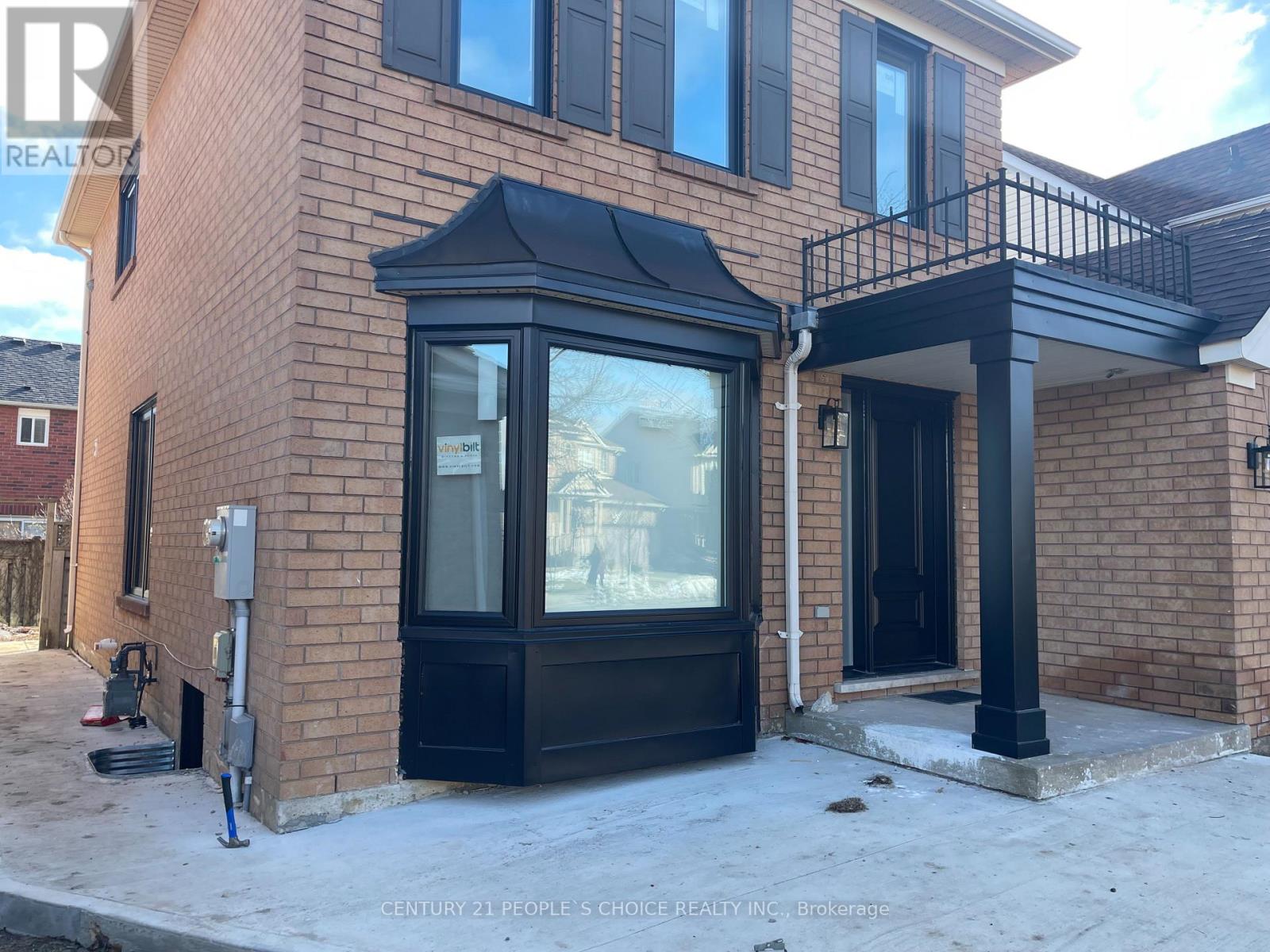 Main - 33 Springhurst Avenue, Brampton, Ontario  L7A 1P6 - Photo 4 - W12772008