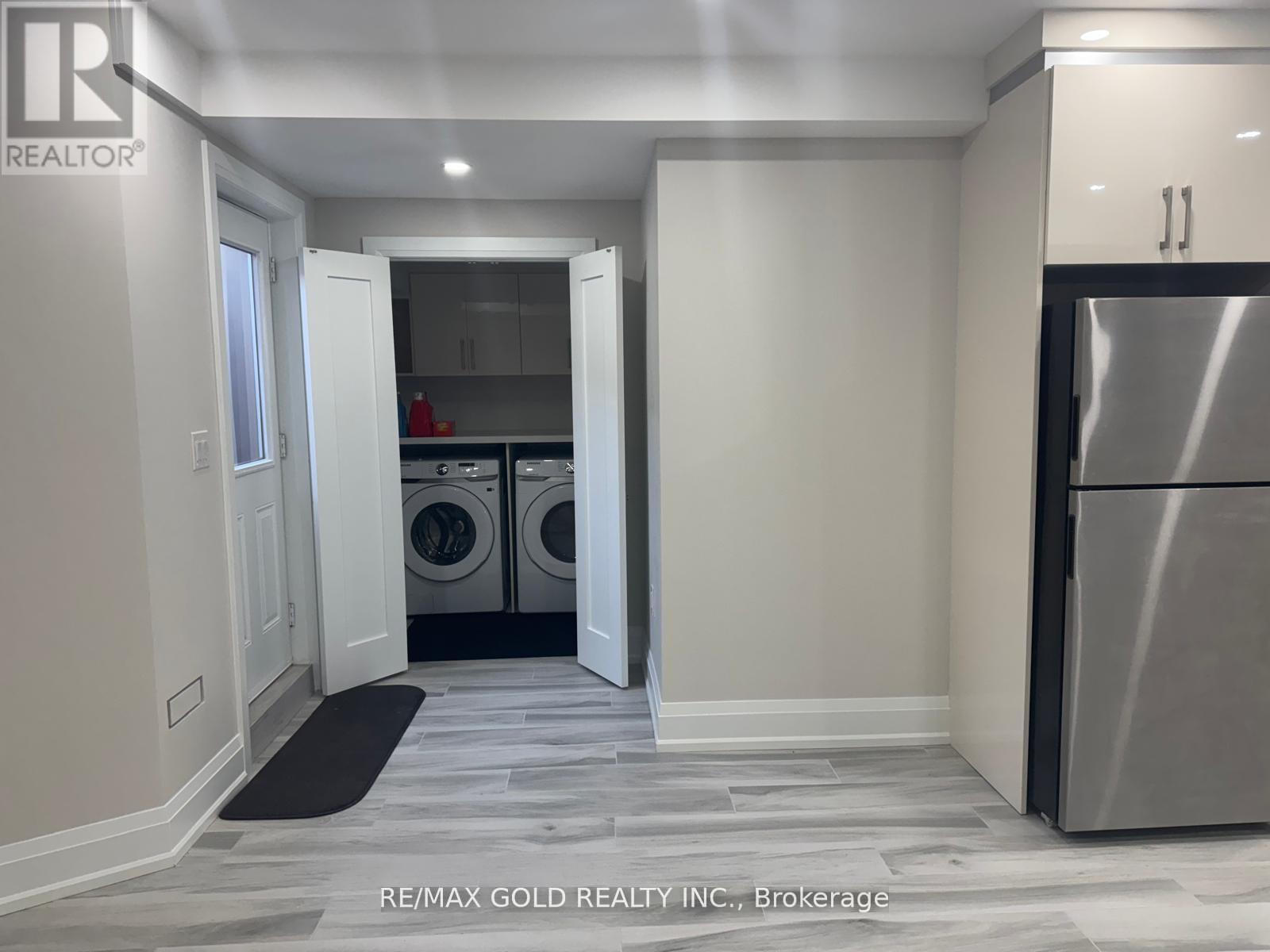 18 Observatory Crescent, Brampton, Ontario  L6P 4H9 - Photo 3 - W12772020