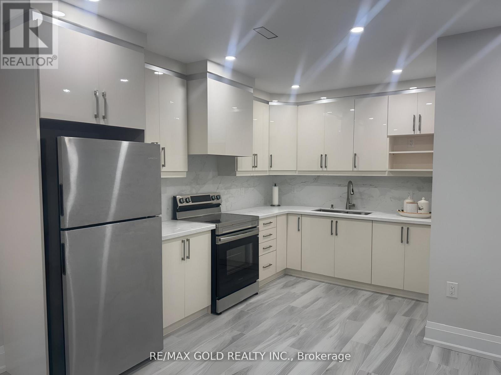 18 Observatory Crescent, Brampton, Ontario  L6P 4H9 - Photo 8 - W12772020