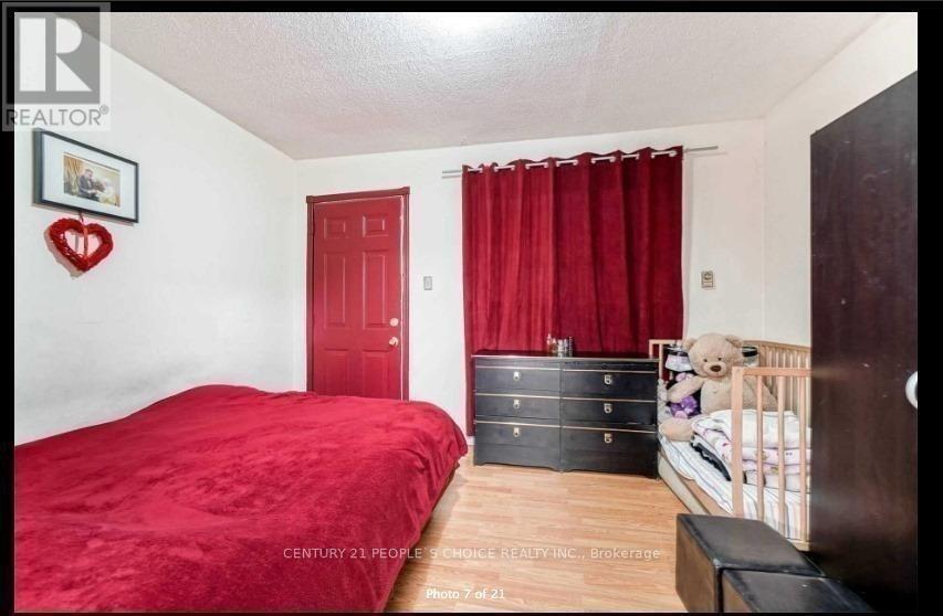 681 Jane Street, Toronto, Ontario  M6N 4A6 - Photo 6 - W12772050