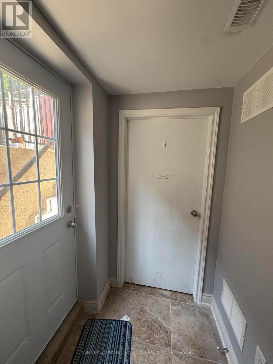 Bsmt - 5965 River Grove Avenue, Mississauga, Ontario  L5M 4Z8 - Photo 4 - W12772096