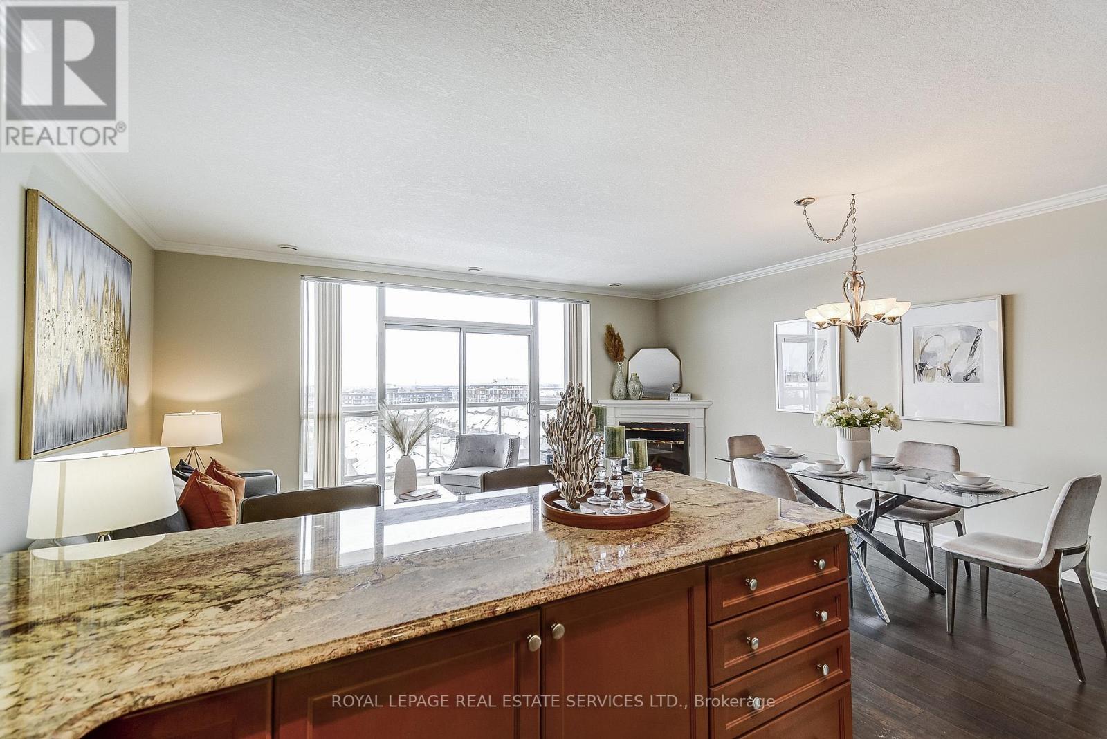 713 - 1998 Ironstone Drive, Burlington, Ontario  L7L 7P7 - Photo 13 - W12772110