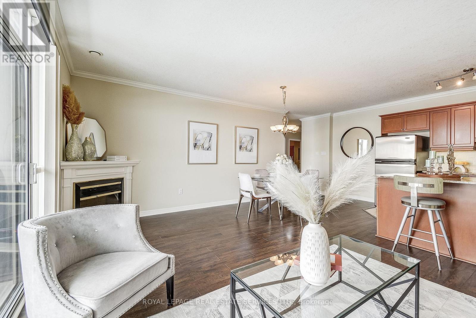 713 - 1998 Ironstone Drive, Burlington, Ontario  L7L 7P7 - Photo 17 - W12772110