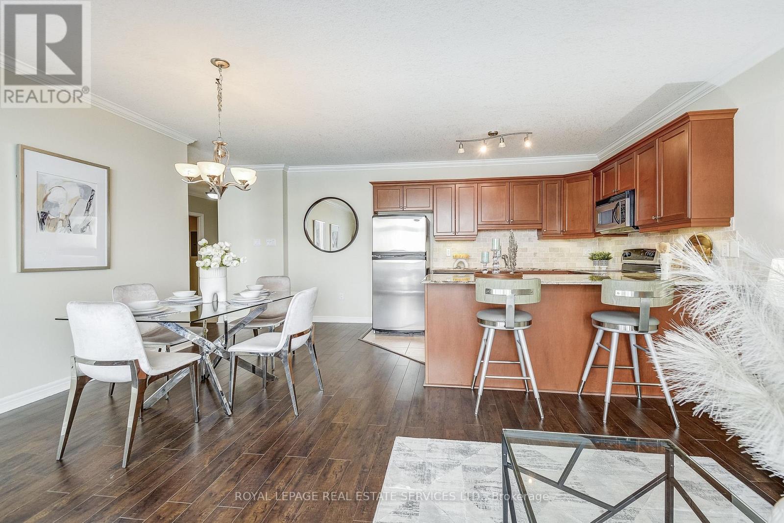 713 - 1998 Ironstone Drive, Burlington, Ontario  L7L 7P7 - Photo 19 - W12772110