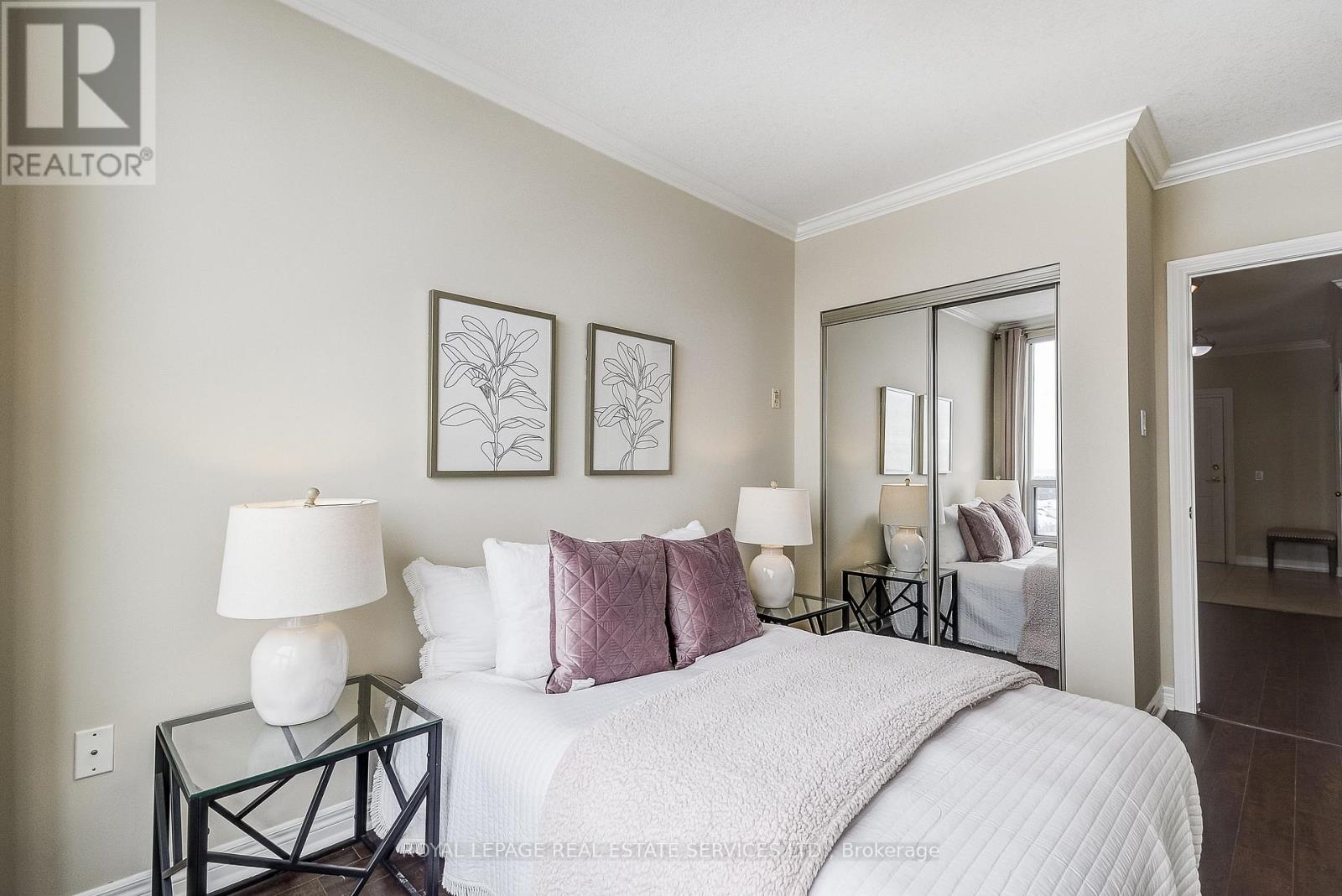 713 - 1998 Ironstone Drive, Burlington, Ontario  L7L 7P7 - Photo 21 - W12772110