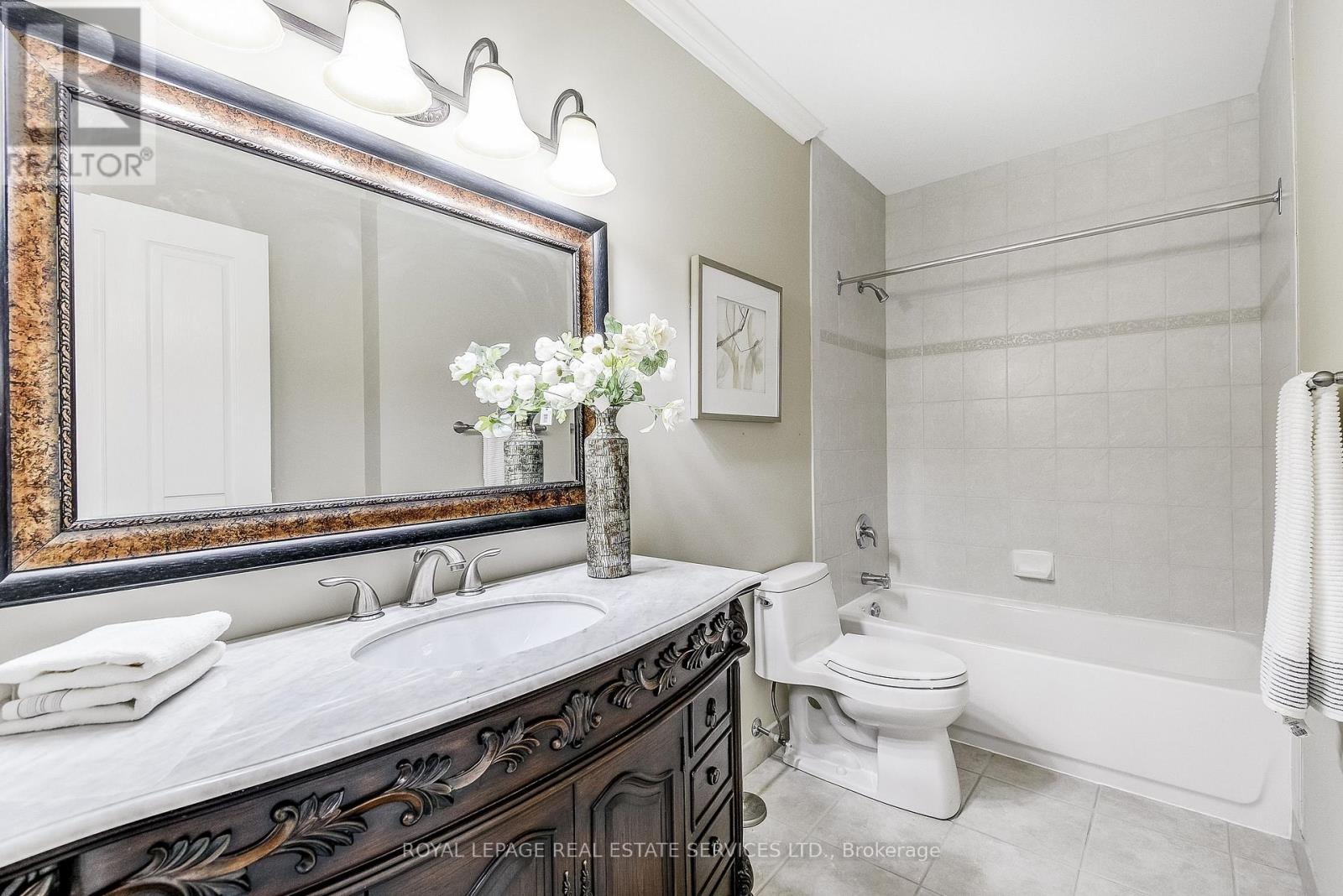 713 - 1998 Ironstone Drive, Burlington, Ontario  L7L 7P7 - Photo 22 - W12772110