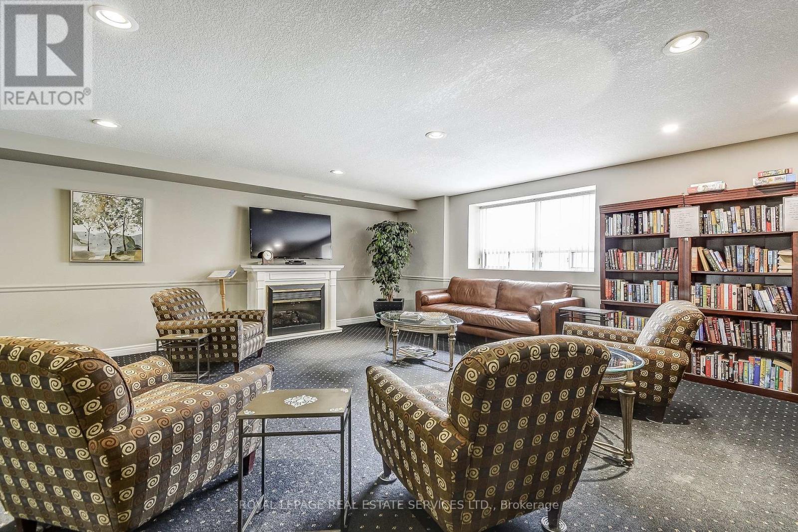 713 - 1998 Ironstone Drive, Burlington, Ontario  L7L 7P7 - Photo 33 - W12772110