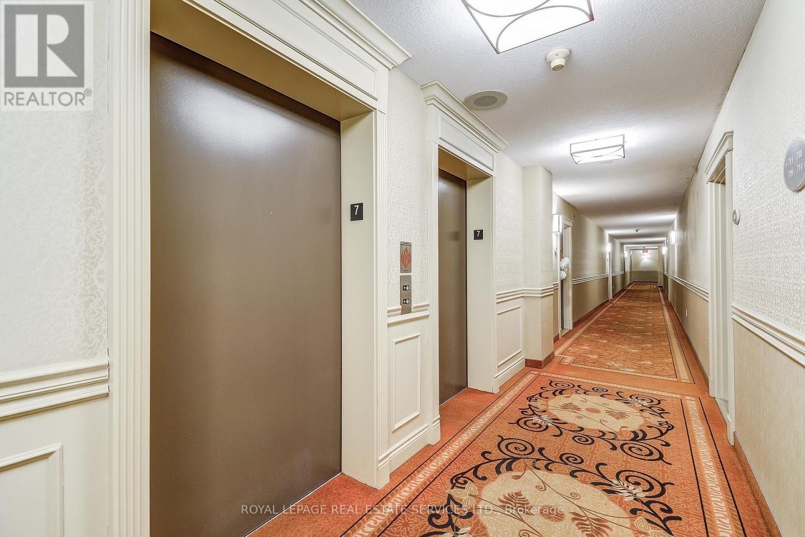 713 - 1998 Ironstone Drive, Burlington, Ontario  L7L 7P7 - Photo 6 - W12772110