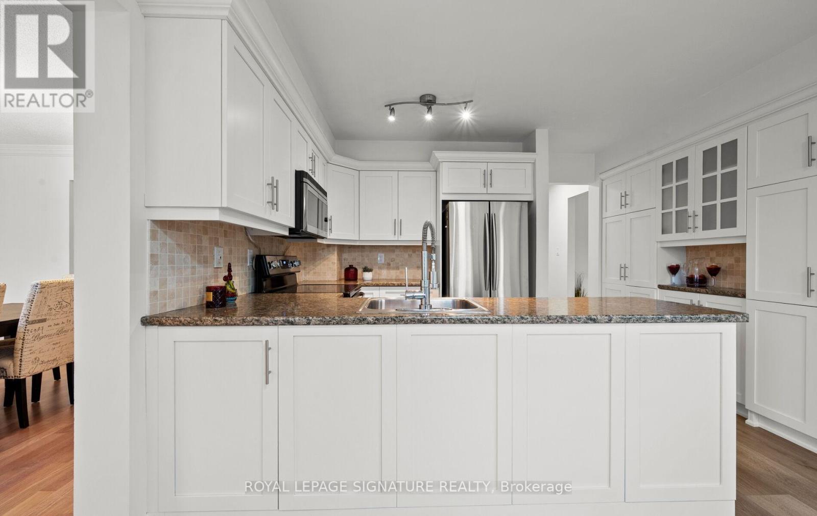 2035 Folkway Drive, Mississauga, Ontario  L5L 3G3 - Photo 19 - W12772112