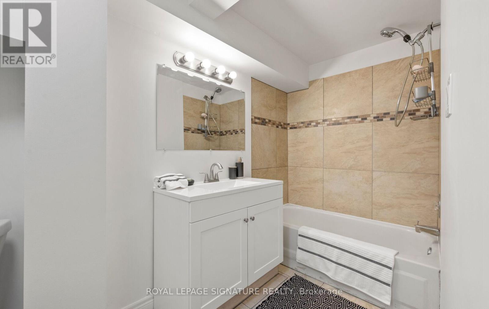 2035 Folkway Drive, Mississauga, Ontario  L5L 3G3 - Photo 39 - W12772112