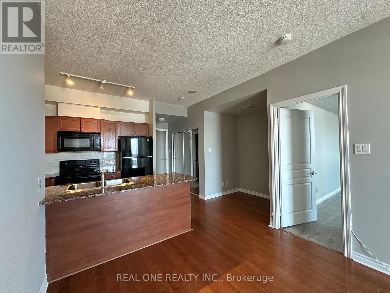 2012 - 3525 Kariya Drive, Mississauga, Ontario  L5B 0C2 - Photo 4 - W12772116