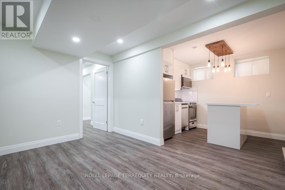 5 - 135 Jane Street, Toronto, Ontario  M6S 3Y7 - Photo 11 - W12772140