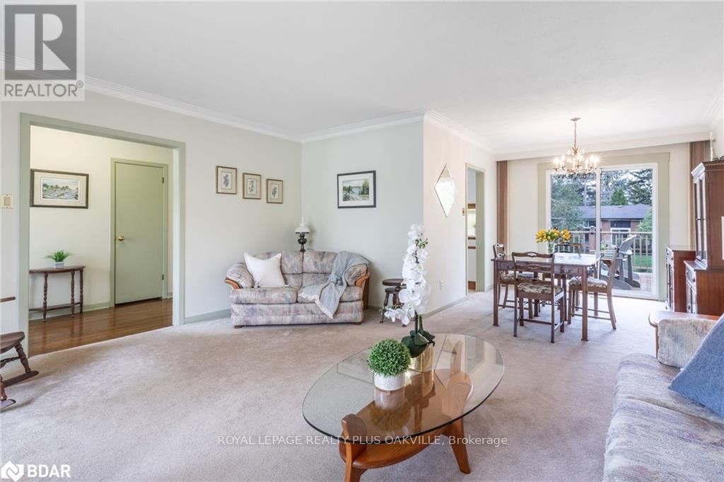 2030 Vickery Drive, Oakville, Ontario  L6L 2J1 - Photo 24 - W12772172