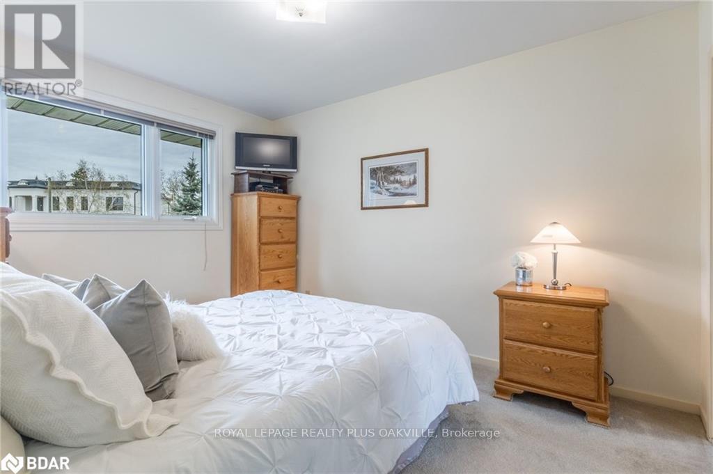 2030 Vickery Drive, Oakville, Ontario  L6L 2J1 - Photo 32 - W12772172