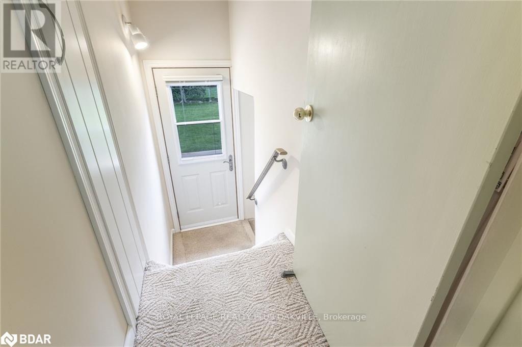 2030 Vickery Drive, Oakville, Ontario  L6L 2J1 - Photo 36 - W12772172