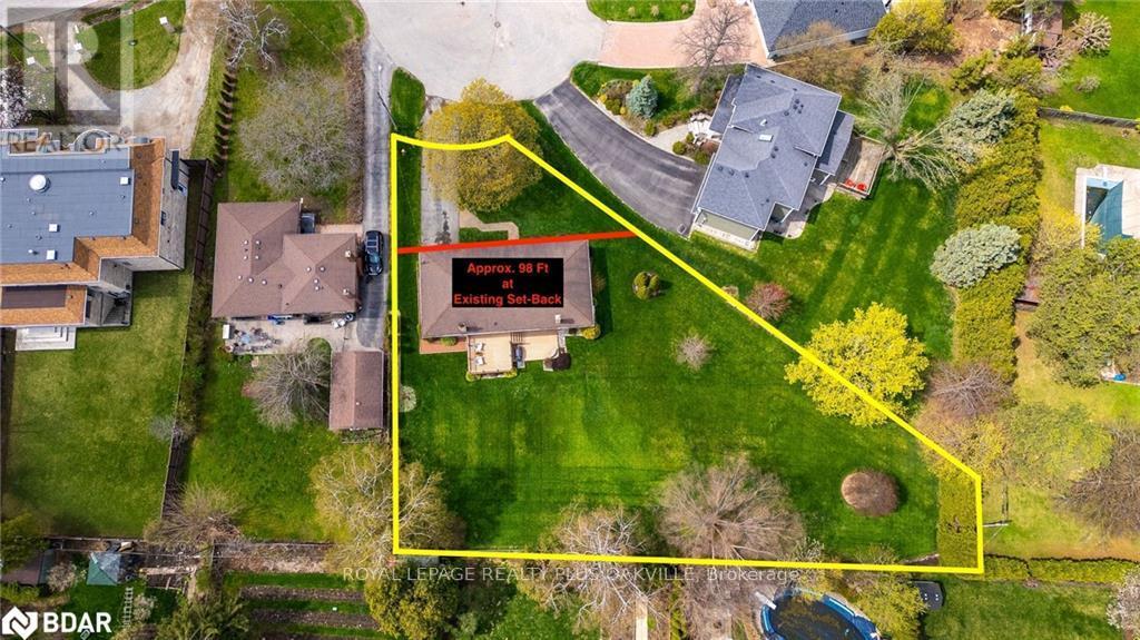 2030 Vickery Drive, Oakville, Ontario  L6L 2J1 - Photo 4 - W12772172