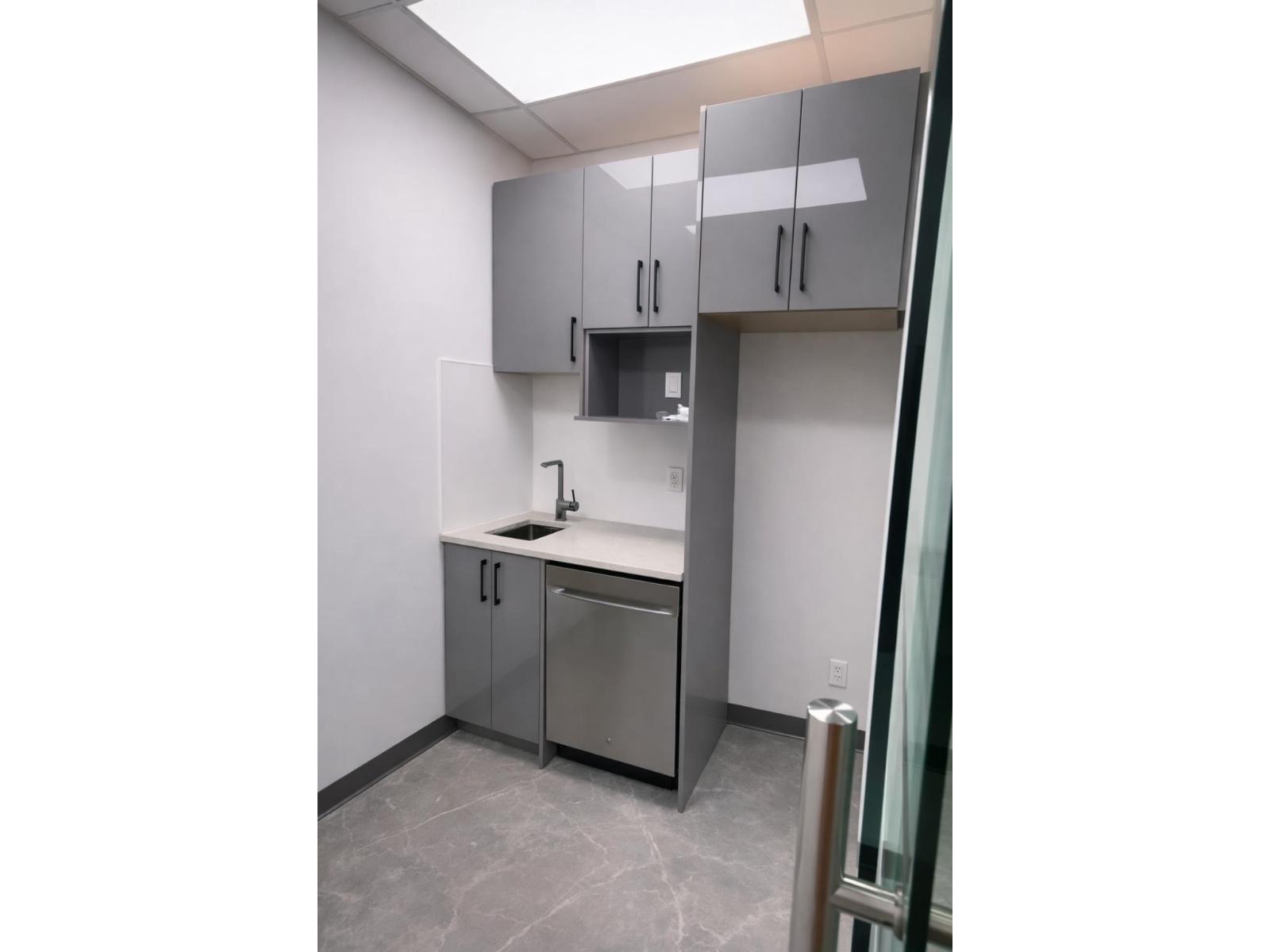 B420 20020 84 Avenue, Langley, British Columbia  V2Y 5K8 - Photo 4 - C8074754