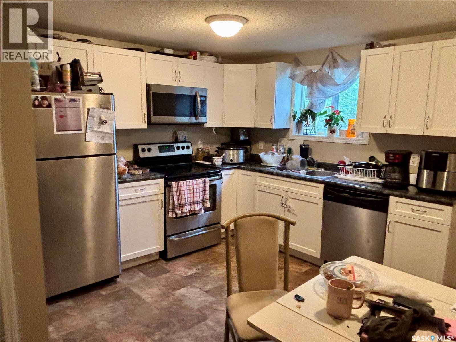 307 15th Street W, Prince Albert, Saskatchewan  S6V 3R1 - Photo 5 - SK028217