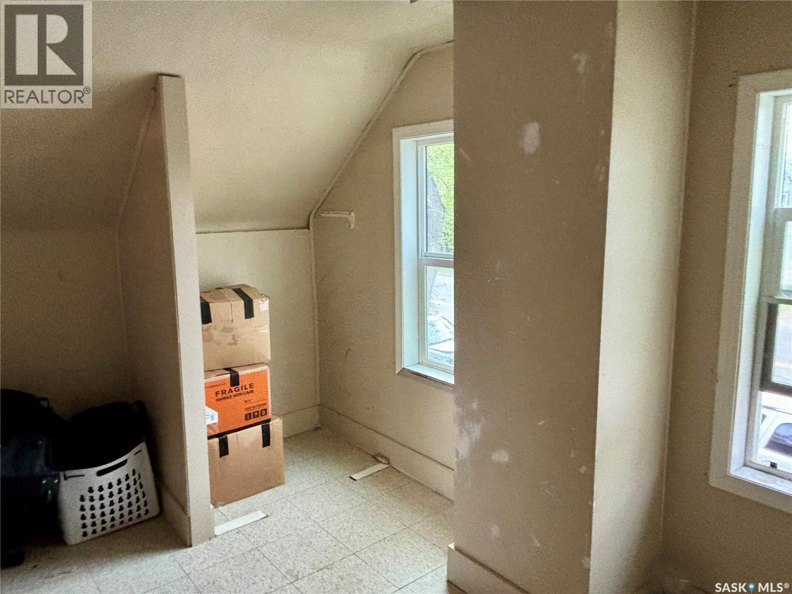 307 15th Street W, Prince Albert, Saskatchewan  S6V 3R1 - Photo 8 - SK028217