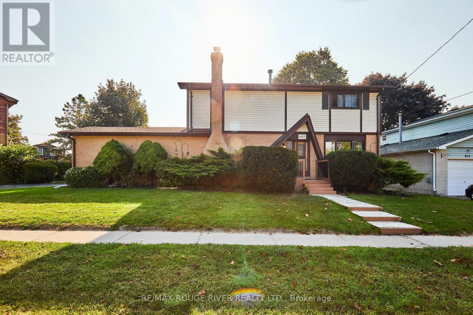 607 Carlisle Street, Cobourg, Ontario  K9A 4Y4 - Photo 2 - X12771998