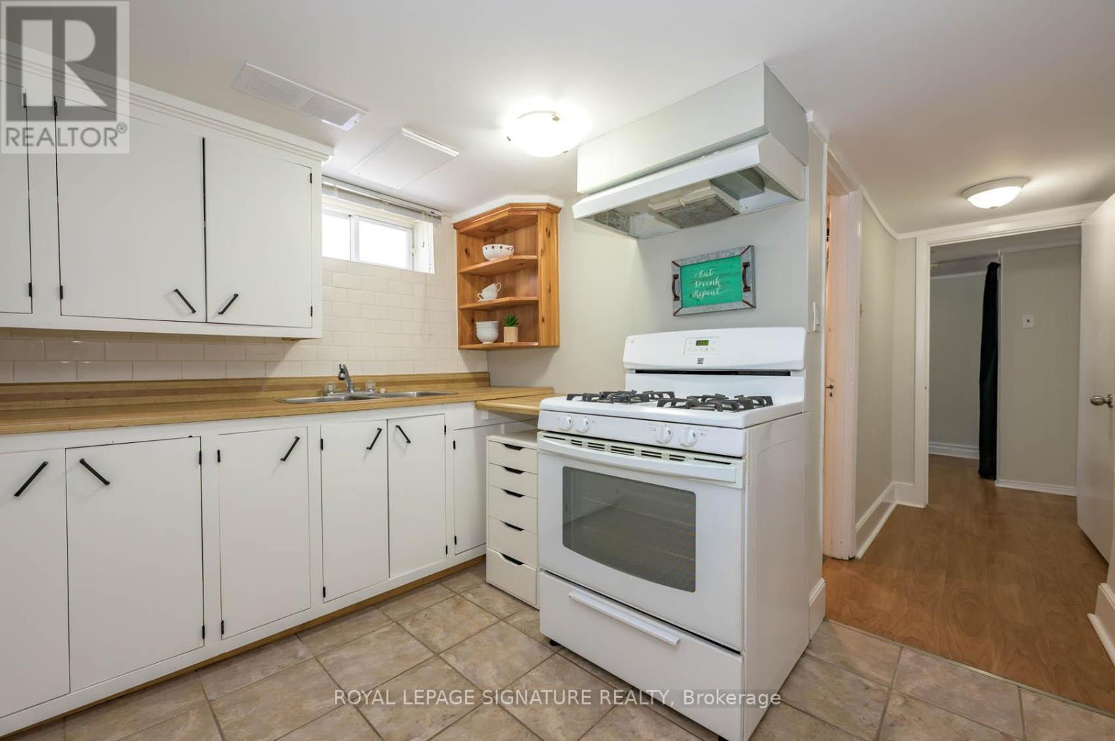 Bsmt - 696 Queens Avenue, London East, Ontario  N5W 3H3 - Photo 3 - X12772060