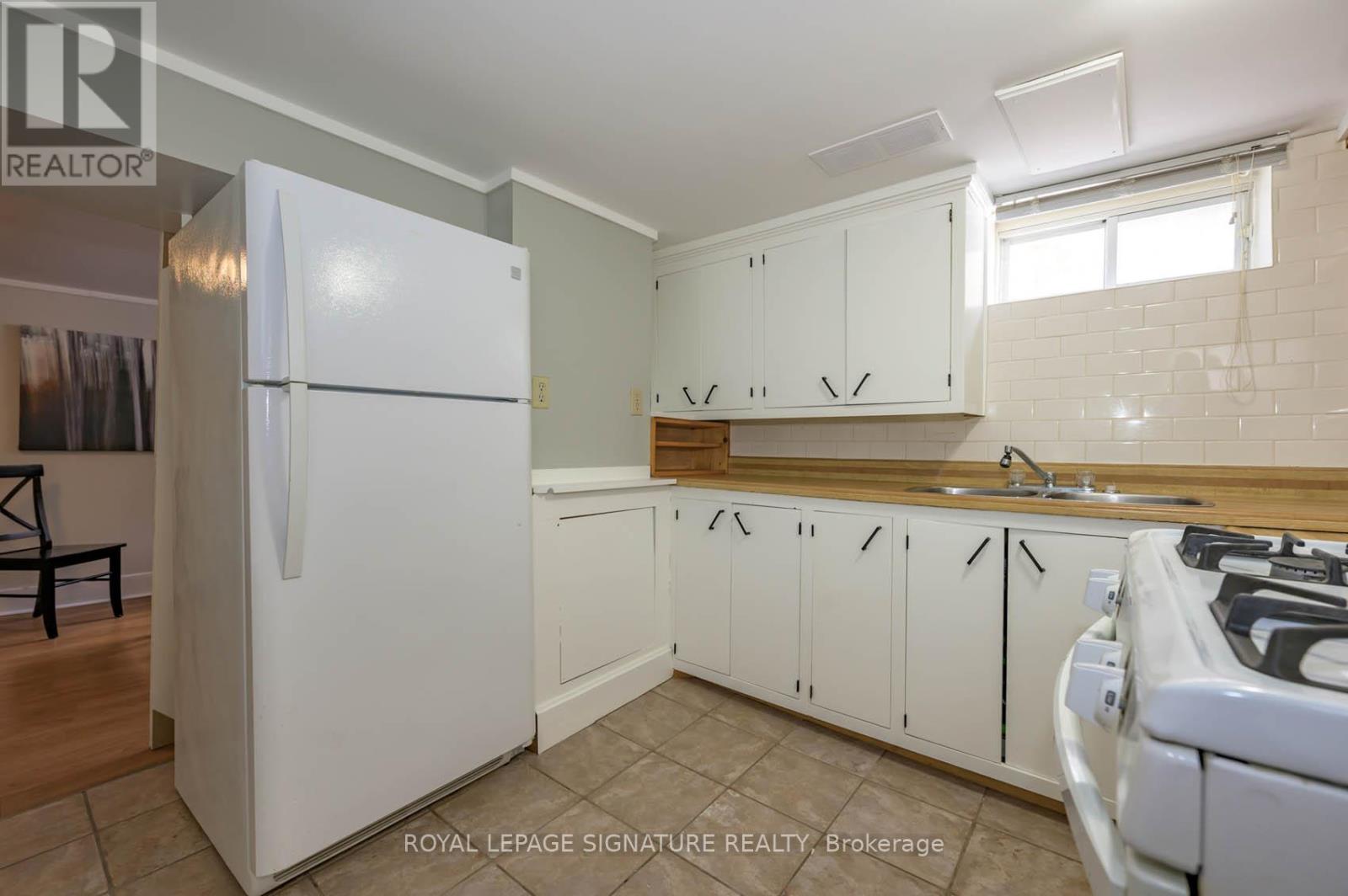 Bsmt - 696 Queens Avenue, London East, Ontario  N5W 3H3 - Photo 4 - X12772060