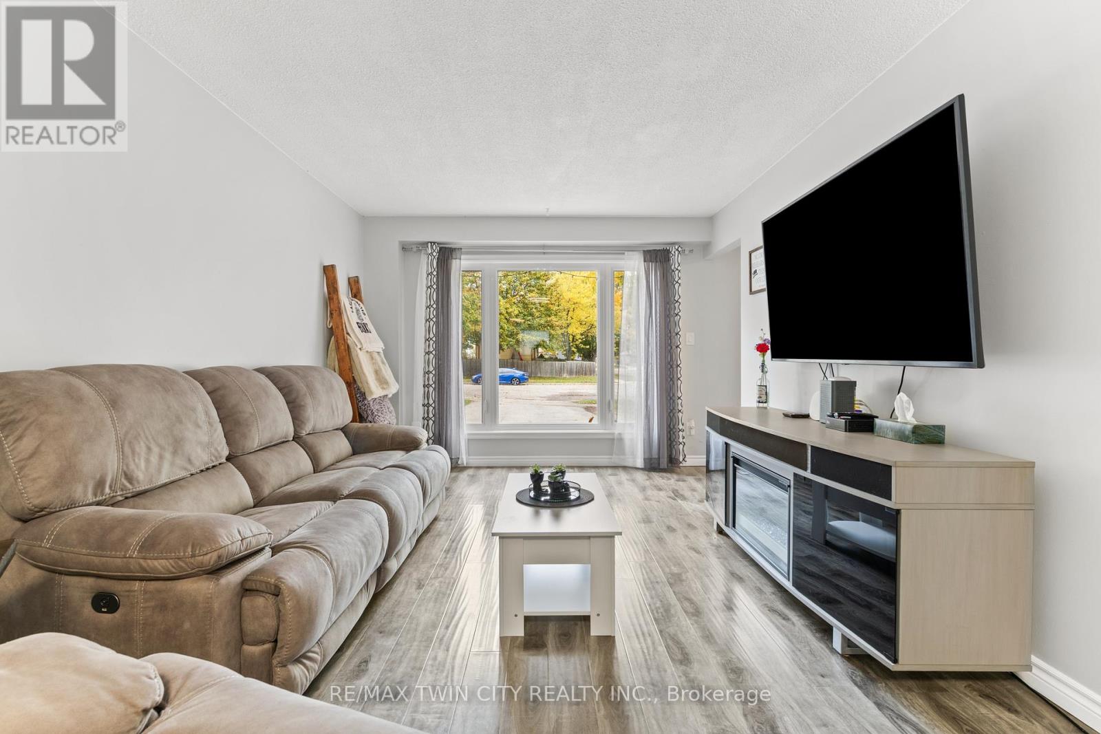 36 Angela Crescent, Cambridge, Ontario  N1S 4B6 - Photo 12 - X12772070