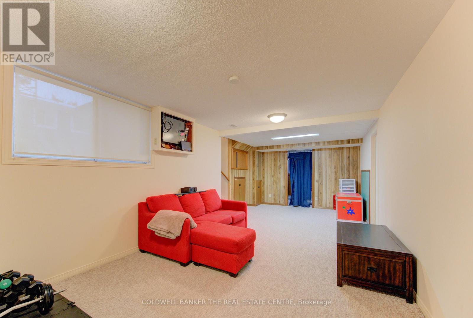 98 Shea Crescent, Kitchener, Ontario  N2E 1E8 - Photo 14 - X12772090