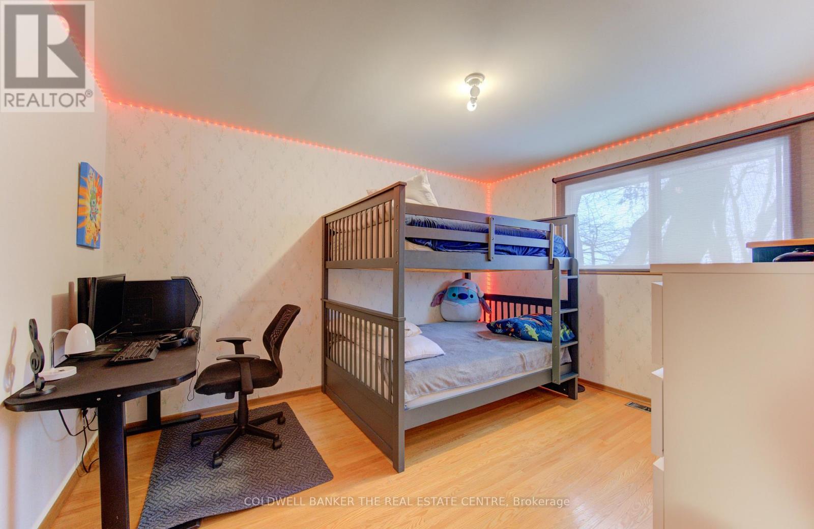 98 Shea Crescent, Kitchener, Ontario  N2E 1E8 - Photo 7 - X12772090