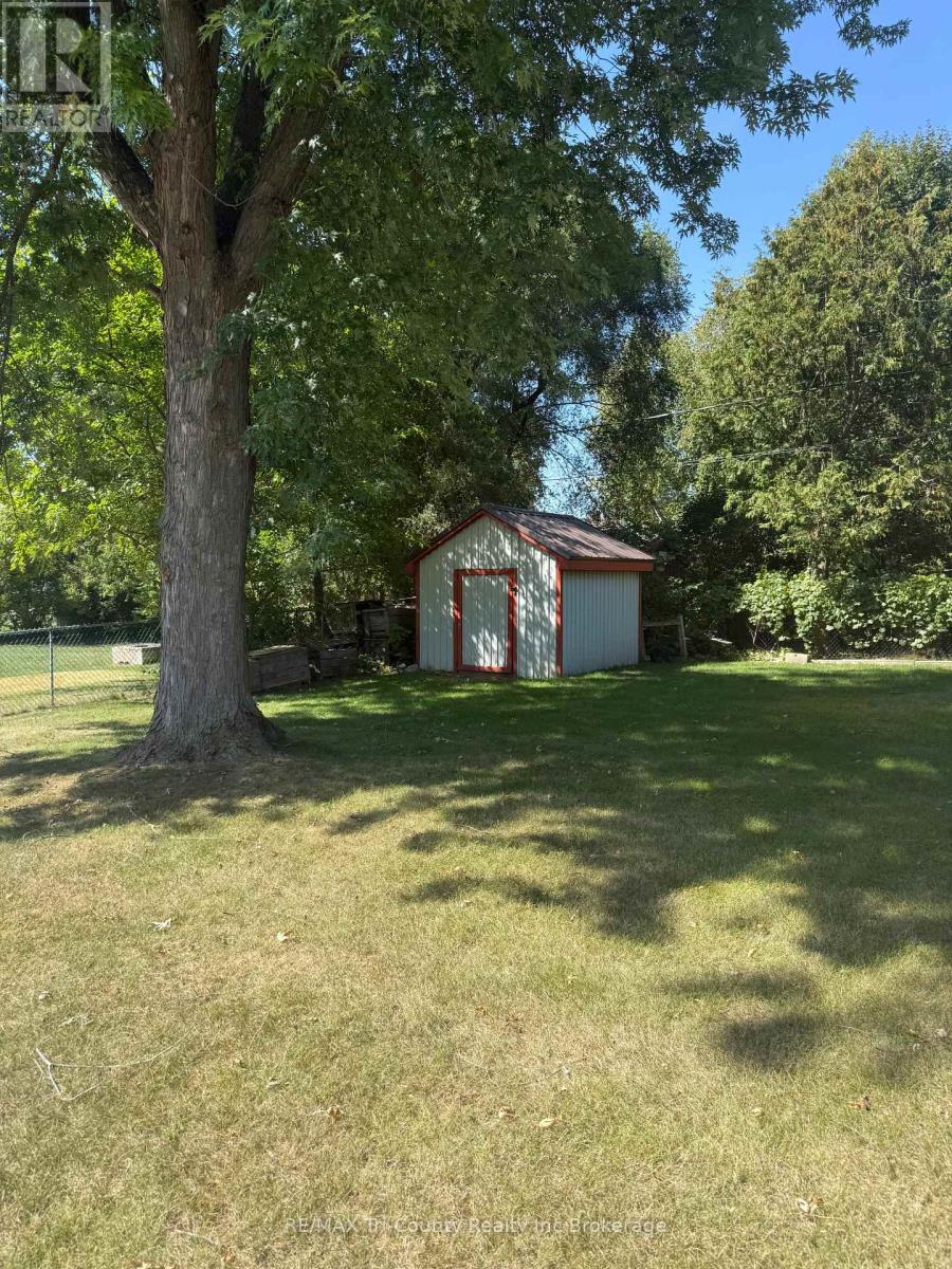 20 Fairfield Crescent, Tillsonburg, Ontario  N4G 2B4 - Photo 15 - X12423524