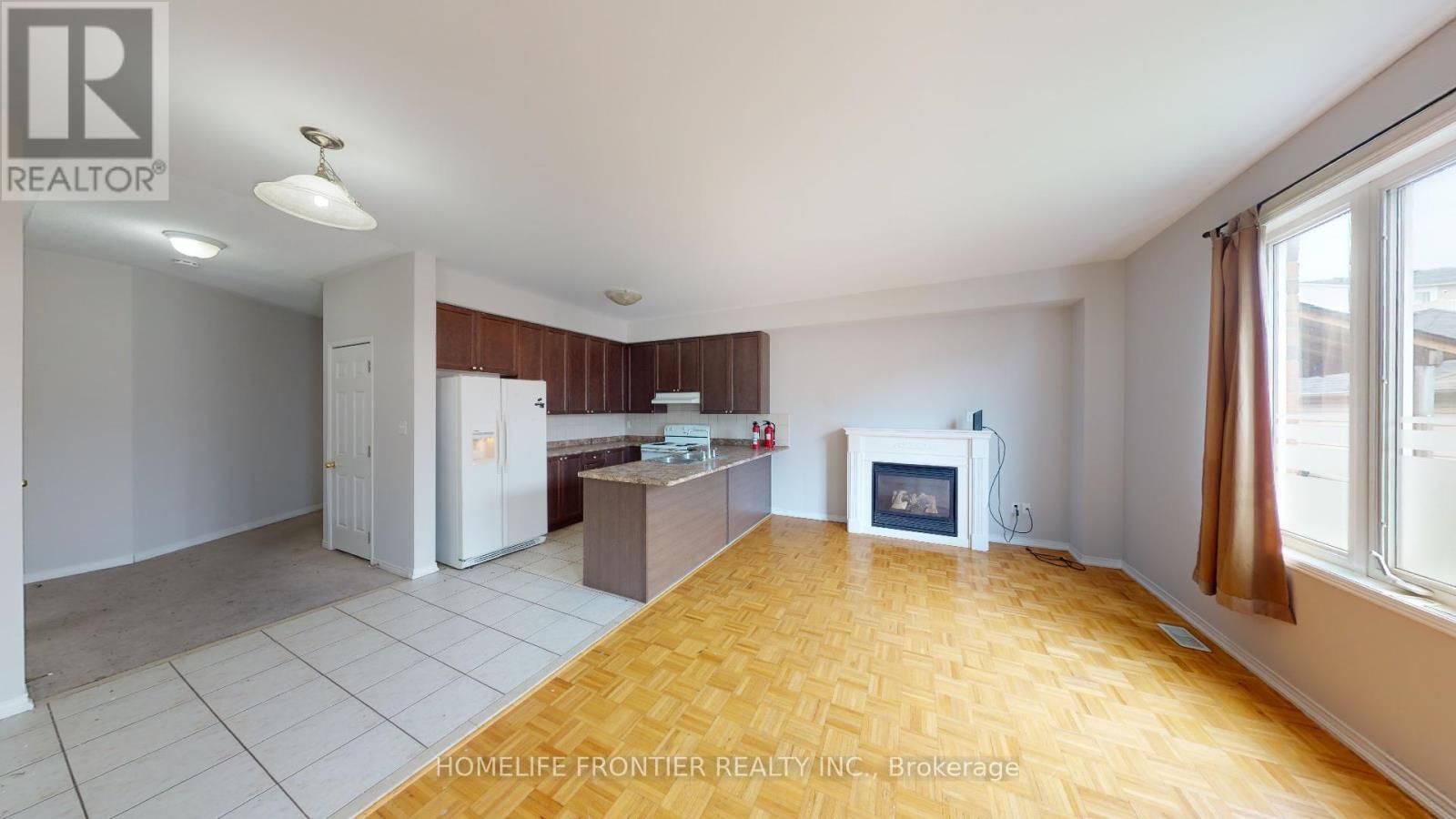 9 Elia Lane, Toronto (York University Heights), Ontario  M3J 0E5 - Photo 4 - W12760120