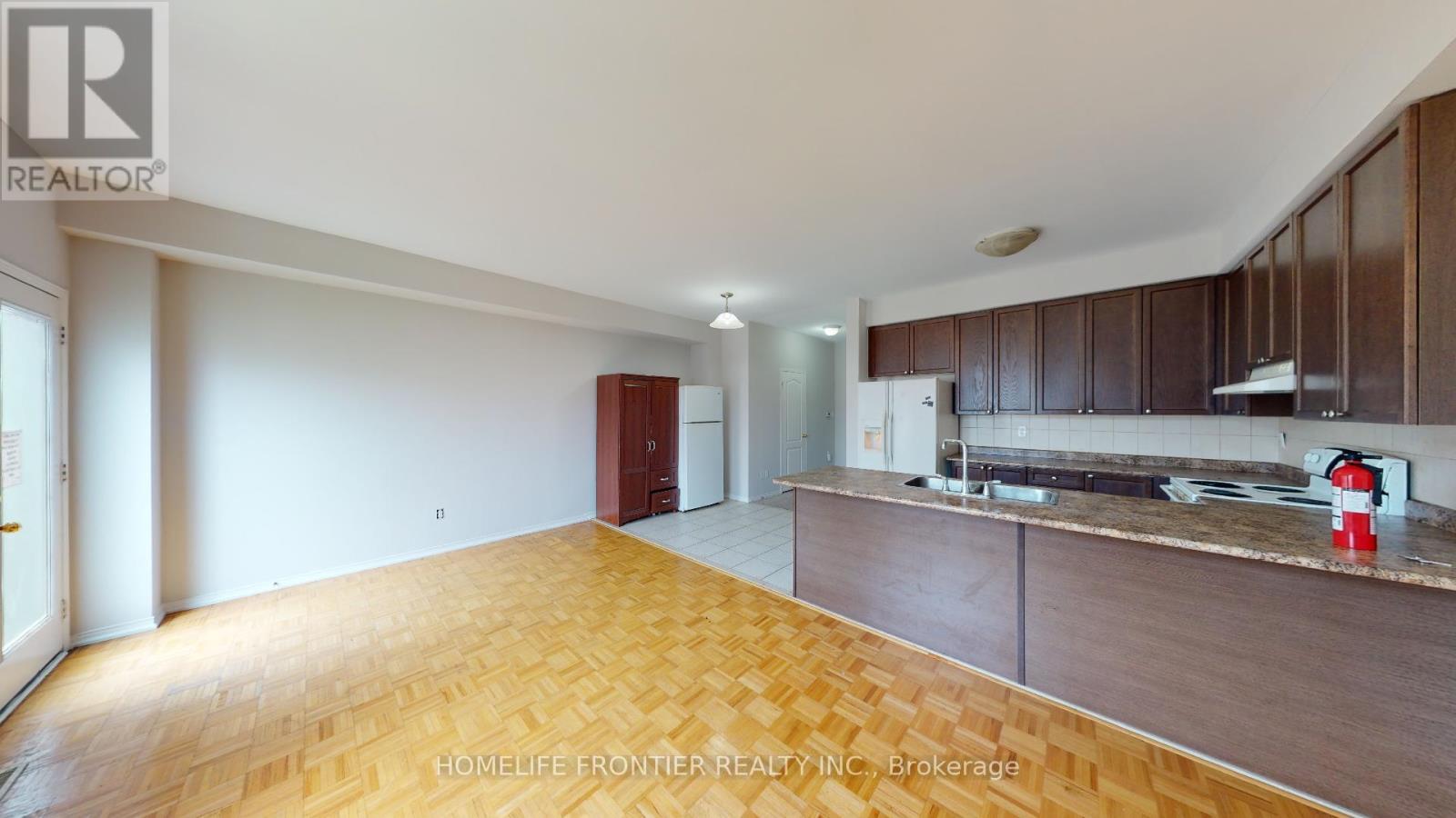 9 Elia Lane, Toronto (York University Heights), Ontario  M3J 0E5 - Photo 6 - W12760120