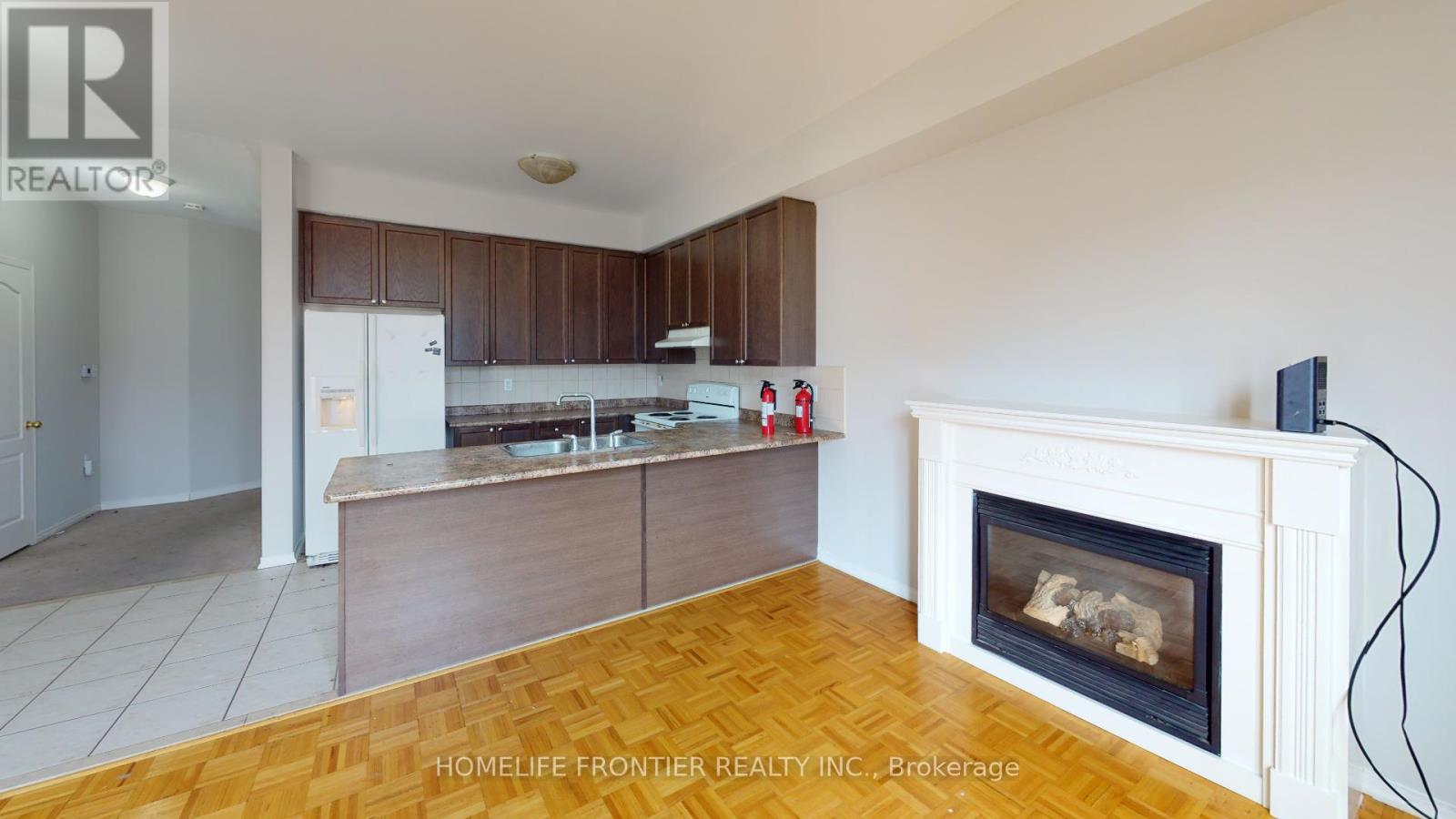 9 Elia Lane, Toronto (York University Heights), Ontario  M3J 0E5 - Photo 5 - W12760120