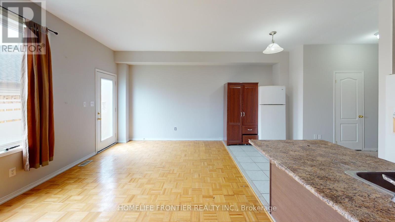 9 Elia Lane, Toronto (York University Heights), Ontario  M3J 0E5 - Photo 7 - W12760120