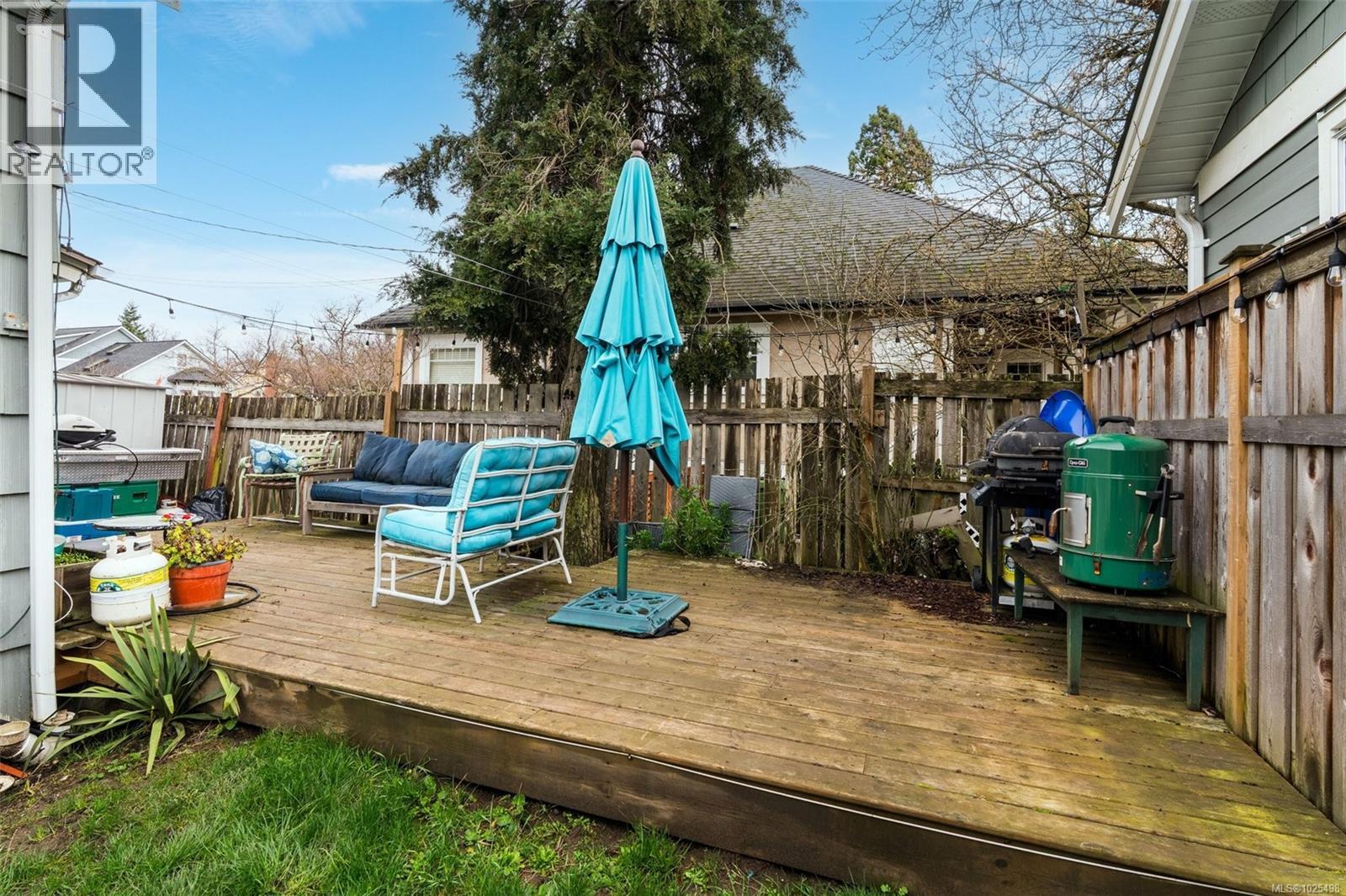 1707 Albert Ave, Victoria, British Columbia  V8R 1Y9 - Photo 35 - 1025498