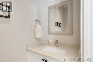 3 10480 Resthaven Dr, Sidney, British Columbia  V8L 3H7 - Photo 12 - 1022484