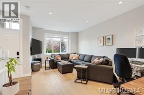 3 10480 Resthaven Dr, Sidney, British Columbia  V8L 3H7 - Photo 3 - 1022484