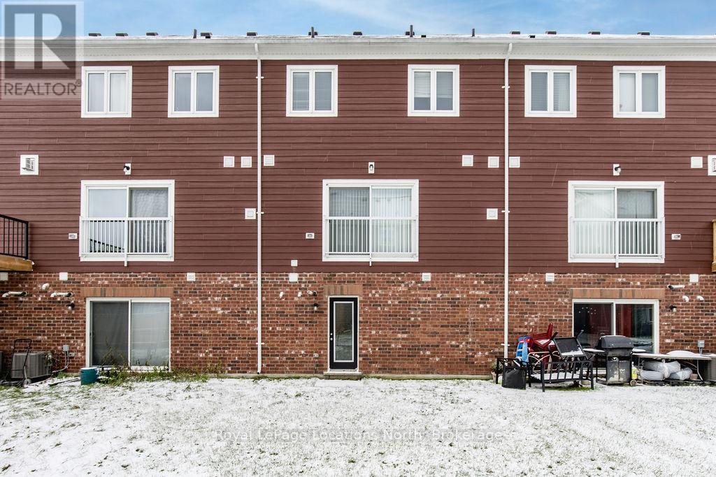 29 Dunes Drive, Wasaga Beach, Ontario L9Z 0J1 - Photo 10 - S12755820