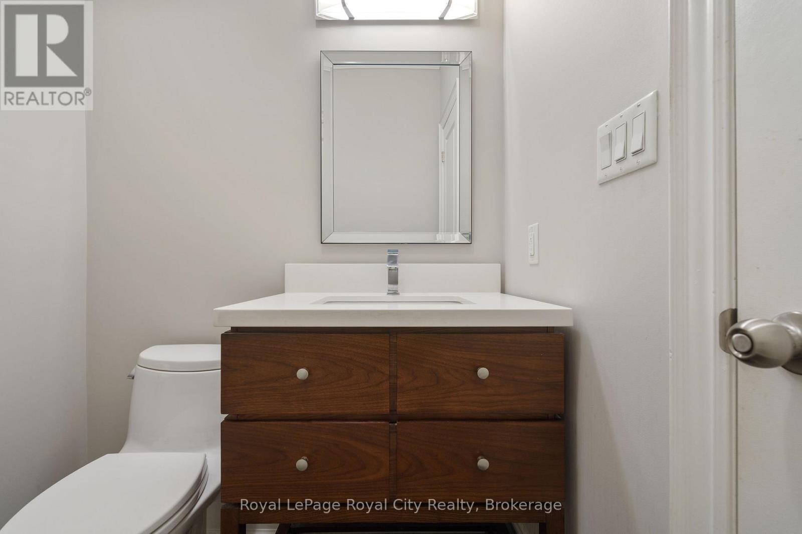 216 Rebecca Street, Oakville, Ontario  L6K 1J9 - Photo 23 - W12772256